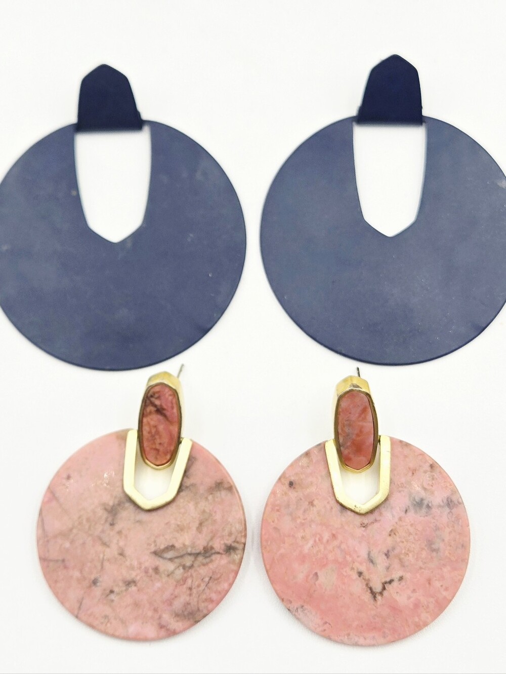 Kendra Scott Earrings Didi in Pink Rhodonite & Diane Matte Navy